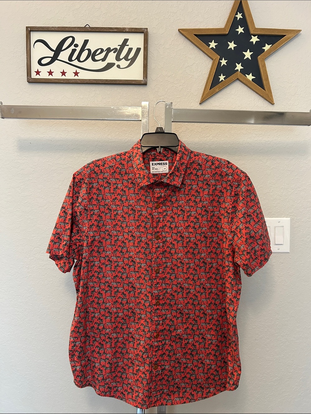 Express Men’s Red Short-Sleeve Printed Button-Down Shirt